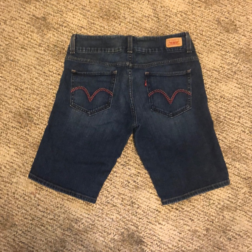 Levi’s Bermuda Shorts with Pocket Detailing